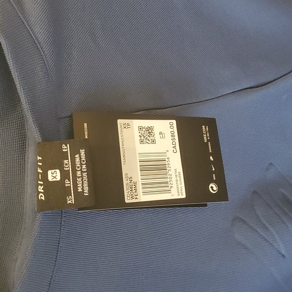 NIKE WOMEN'S DRI-FIT FLEECE CROPPED TRAINING TOP Size XS - Picture 6 of 9